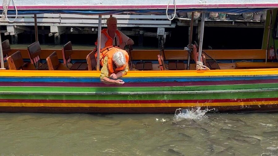 1 Hr Private Bangkok Canal Boat Tour: Traditional Flat Boat - Bang Luang Canal Community and the Artist House