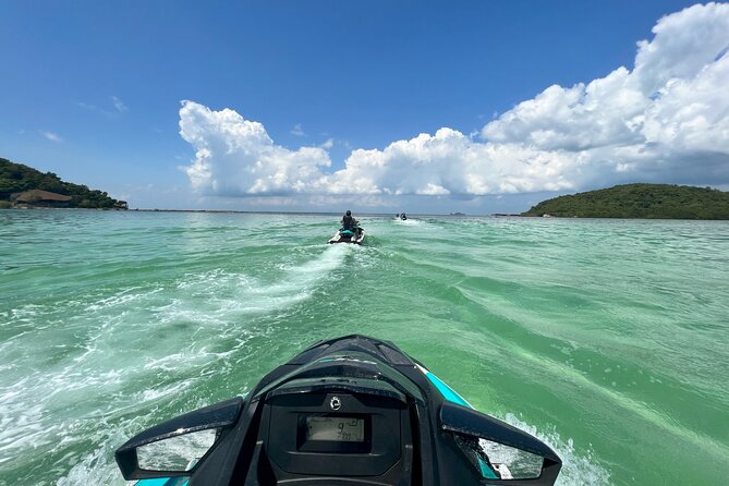 2.5 hours Pig Island-Virgin Islands & Snorkeling Jet Ski Safari - Entering the Day: Pickup, Meet Point, and the First 10 Minutes