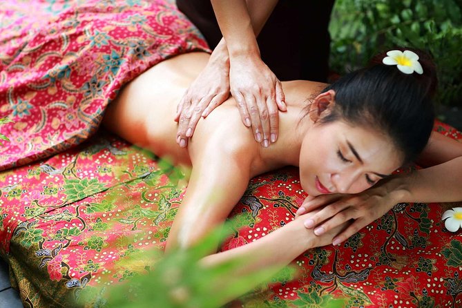 2 Hour Relaxation Luxury Spa Package at Fah Lanna Spa - Old City Branch - Reflexology foot massage plus aromatherapy oil: what you’re really paying for