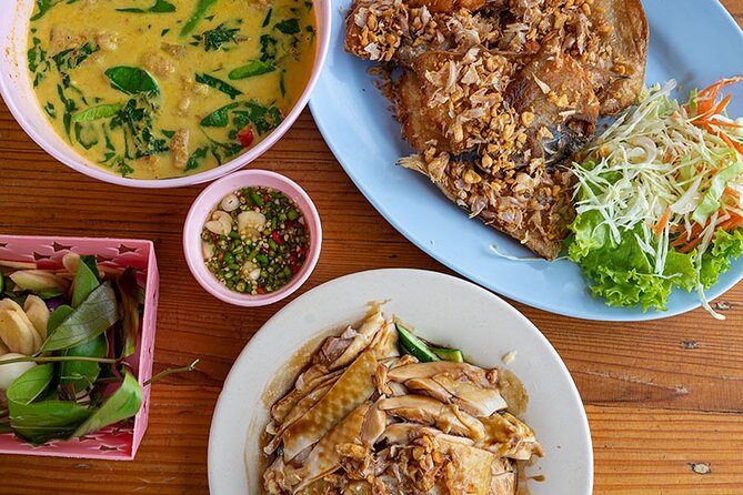4 Corners of Thailand: A Taste Sensation Food Tour in Hua Hin - Stop 2: Royal Thai Cuisine and the Palace-Style Side