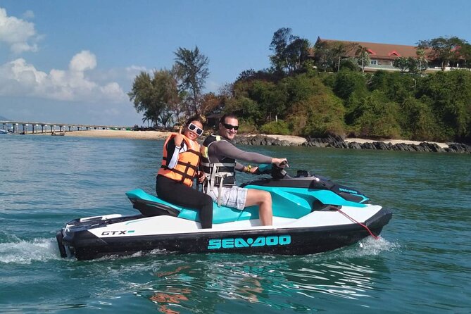 4 Hours Jet Ski Experience Hopping To 9 Islands in Phuket - Island stops: what to expect at Rang Yai, Nakha Noi, and Nakha Yai