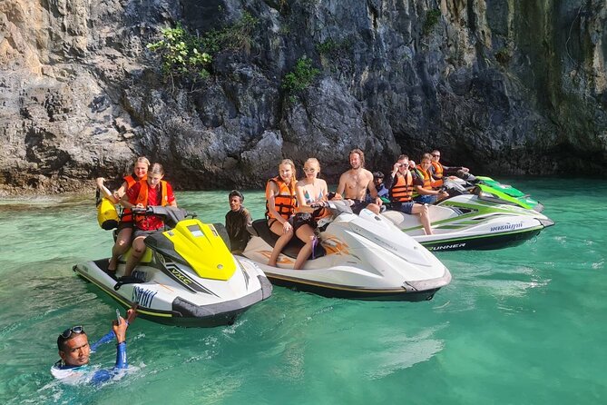 4 Hours Jet Ski Experience Hopping To 9 Islands in Phuket - What the guide on his jet ski does for you