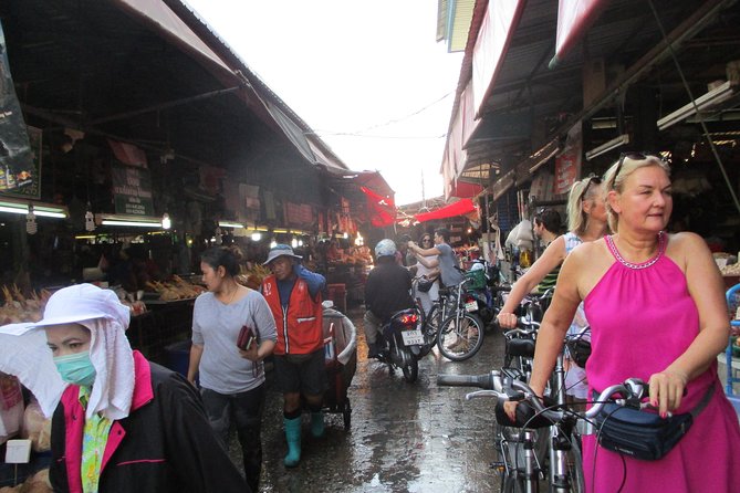 5-Hour Bike Tour of Hidden Bangkok - Lunch included, plus how to time your bites