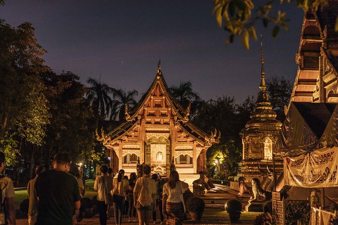 A Magical Evening in Chiang Mai: Private City Tour - Warorot Market (Kad Luang): the street food moment