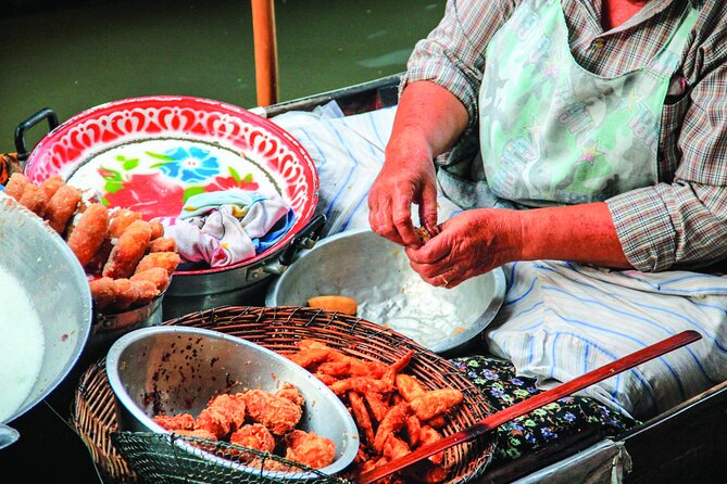 Amphawa Boat Ride & Railway Market: Multi-Lang Private Tour - Stop 2, Maeklong Railway Market: how the train changes everything