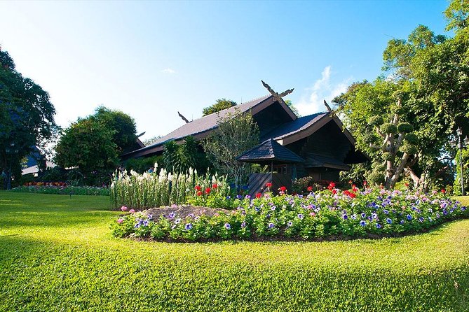 Ancient City Tour from Chiang Rai with Golden Triangle and Royal Villa - Lunch, Water, and the Rhythm of an 8-Hour Day
