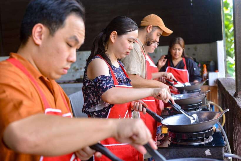 Ao Nang: Half-Day Thai Cooking Class Krabi Province - Choosing the right menu: 3 dishes vs 5 dishes