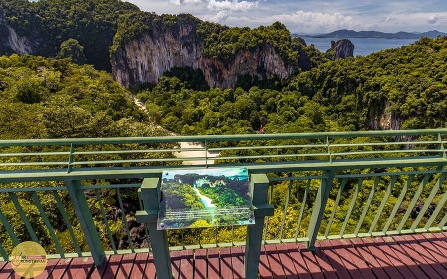 Ao Nang: Hong Islands Tour by Speedboat or Longtail Boat - Ko Pak Bia: lunch and snorkeling, with the most time after the first stop
