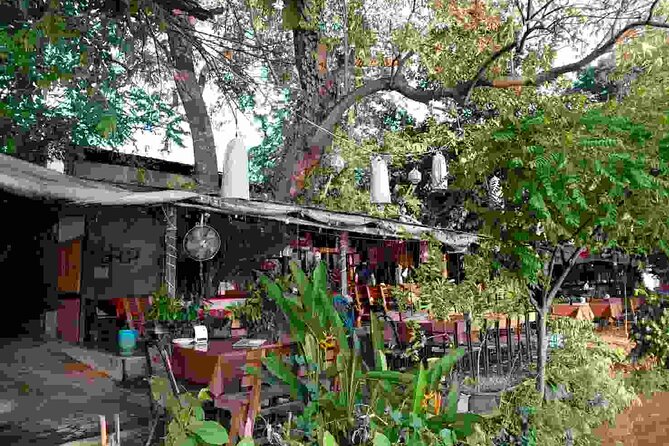 Authentic Chiang Mai 4-Hour Bicycle Tour with Northern Food - Price and value: what $70 buys you in Chiang Mai