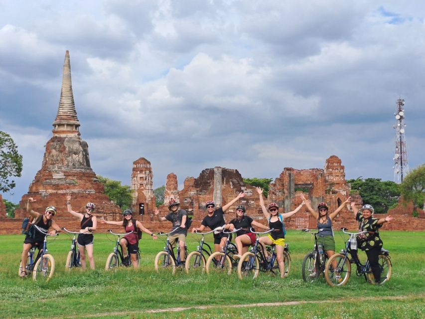 Ayutthaya City and Historical Park Bike Tour - Entering the Ayutthaya Historical Park ruins: Wat Phra Sri Sanphet and Wat Mahathat