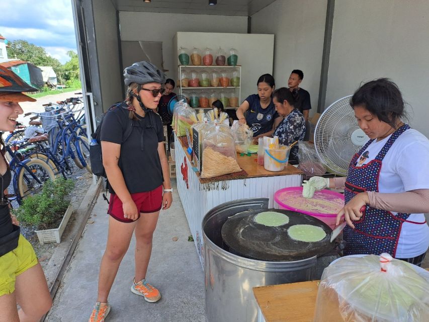 Ayutthaya City and Historical Park Bike Tour - Chao Phrom Market and the Pasak River ferry ride back