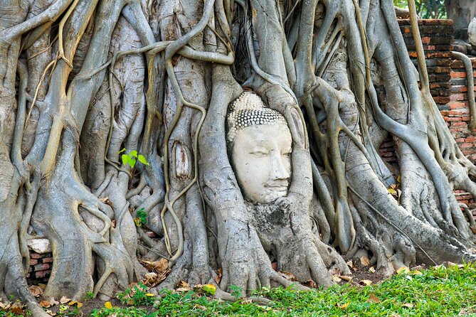 Ayutthaya Summer Palace and Temples Day Tour from Bangkok - Bang Pa-In Summer Palace: pond views and royal geometry