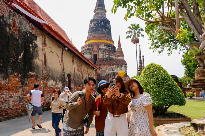 Ayutthaya Summer Palace and Temples Day Tour from Bangkok - Wat Chaiwatthanaram: classic ruins views for photos and calm thinking