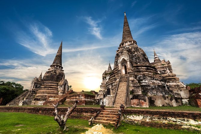 Ayutthaya Temples and Ayothaya Floating Market From Bangkok - Dressing For Wat Visits And Bang-In Summer Palace Rules