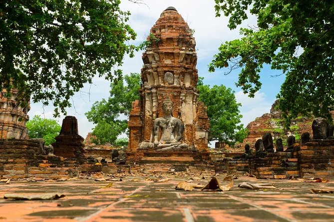Ayutthaya Temples and Ayothaya Floating Market From Bangkok - Ayothaya Floating Market: Replica Canal Boat Ride And Lunch Reality
