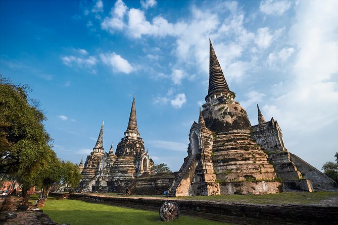 Ayutthaya Temples and River Cruise from Bangkok - The Chao Phraya cruise lunch: buffet food and river views
