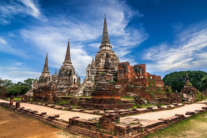Ayutthaya Temples Tour from Bangkok with Grand Pearl River Cruise - Wat Mahathat: the royal monastery stop and the best photo moments