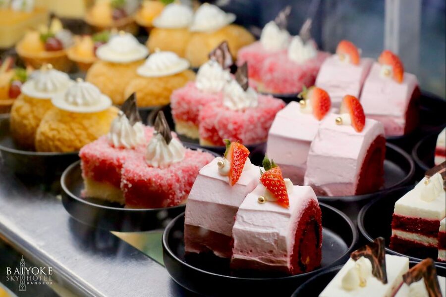 Baiyoke 82nd Floor Crystal Grill Buffet & Observation Deck - Crystal Grill buffet on the 83rd floor: how to eat for maximum value