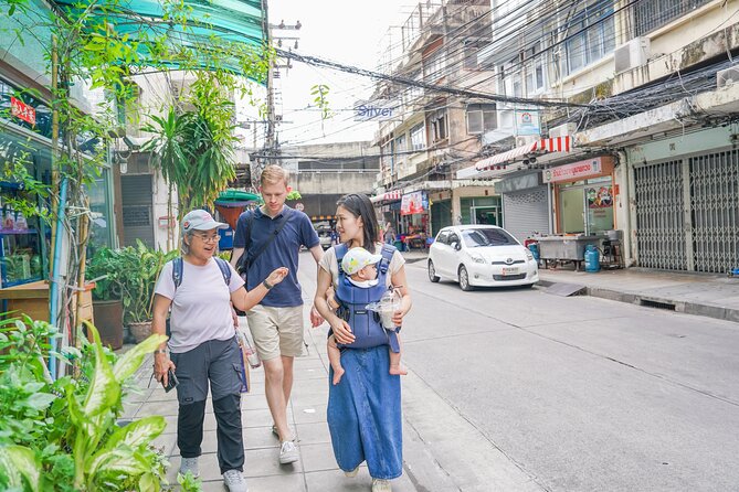 Bang Rak Backstreets: Local Bites & Culture Walking Tour - Small group logistics: why max 7 travelers helps in Bangkok