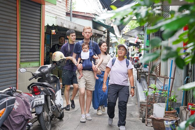 Bang Rak Backstreets: Local Bites & Culture Walking Tour - The human factor: guides, pacing, and what to watch for