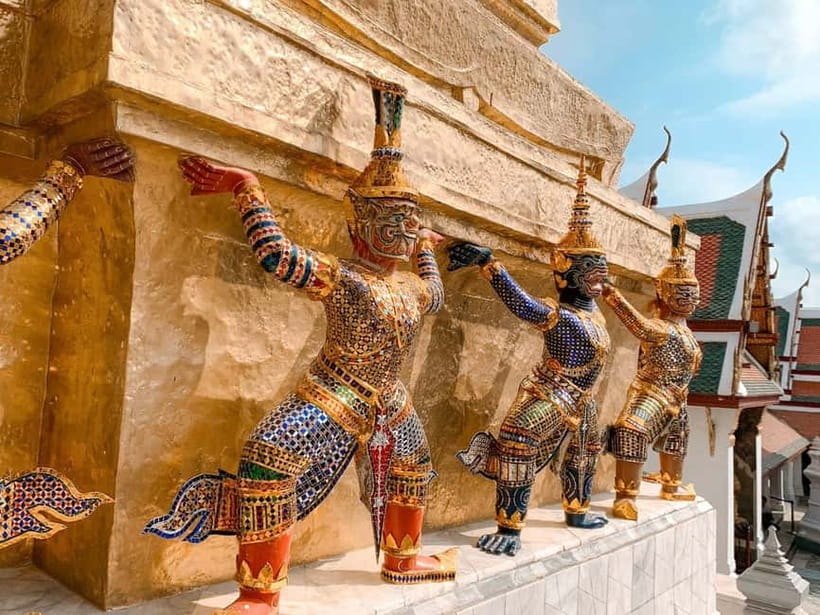 Bangkok: 2 Hours Grand Palace & Wat Pho Private Tour - Tha Tian Pier photo stop: short and useful, if you plan for it