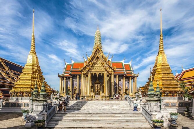 Bangkok Airport (BKK | DMK) Private Transfer to Bangkok Centre - Safety and Comfort in the Car: What to Expect, Plus One Smart Check