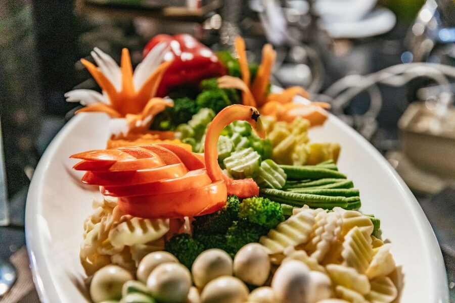 Bangkok: Alangka Luxury Buffet Dinner Cruise With Live Music - Rainy Season Reality Check: Plan for Route Changes and Weather