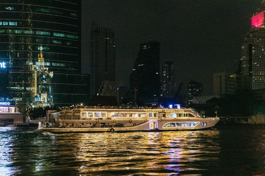 Bangkok: Alangka Luxury Buffet Dinner Cruise With Live Music - The Real Value: What You Pay For and What It Costs Extra
