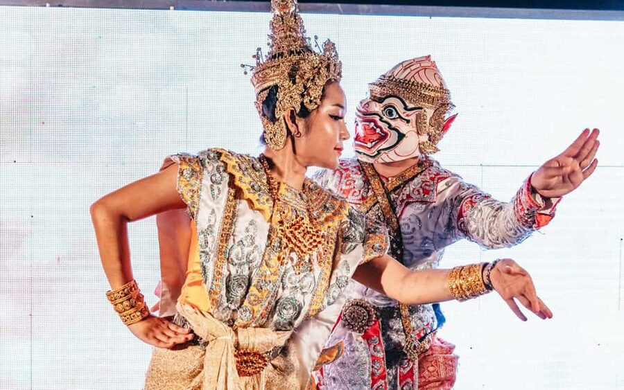 Bangkok: Alangka Luxury Cruise with Buffet and Live Music - Thai Classic Dance and Music: Why the Show Timing Matters