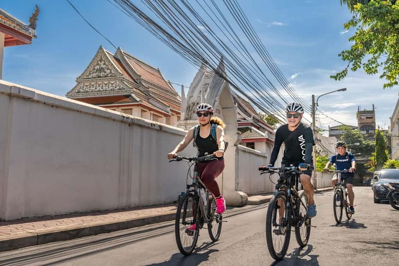 Bangkok: Backstreets and Historic Temples Bike Tour - Bangkok Noi Canal Maze: Tight Alleys, a Muslim Community, and Temple Contrast