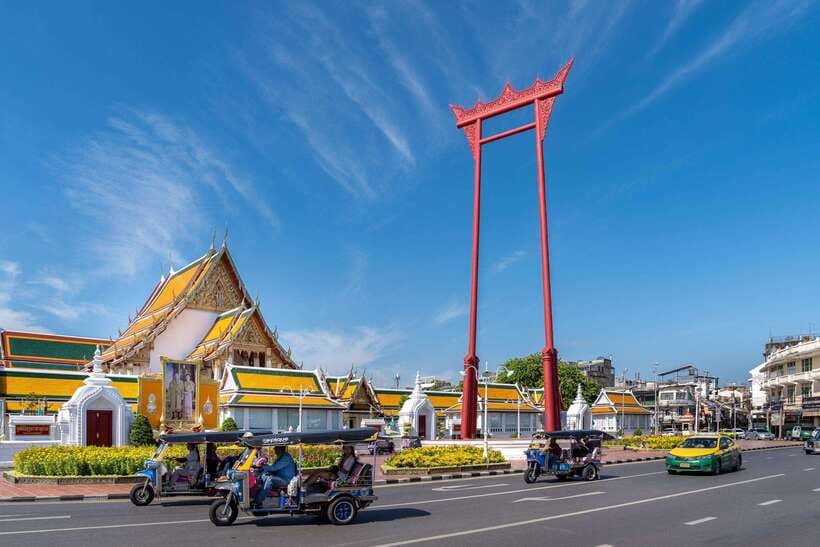 Bangkok: Backstreets and Historic Temples Bike Tour - Pace, Safety, and What to Wear for Alley Cycling