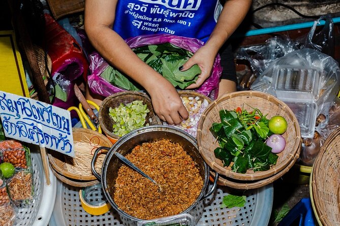 Bangkok: Backstreets Food Tour with 15+ Tastings - Guides and Assistants: How the Two-Person Team Keeps You Fed