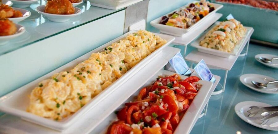 Bangkok: Baiyoke Tower Balcony Buffet & Observation Deck - Outdoor Premium Balcony: how to score the best seat