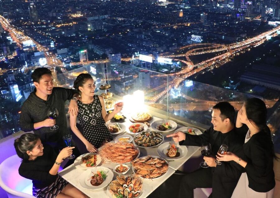Bangkok: Baiyoke Tower Balcony Buffet & Observation Deck - 84th-floor Revolving View Point: the 360-degree finale