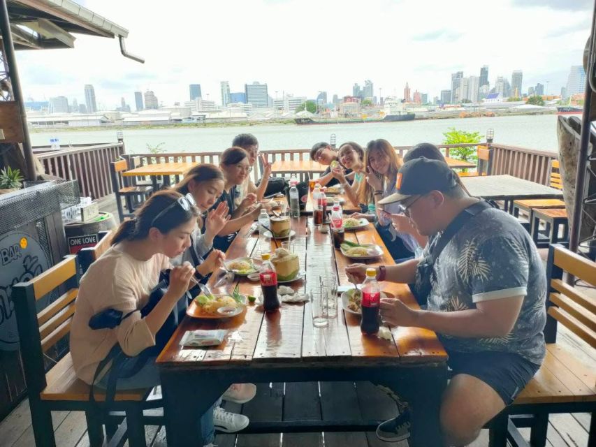 Bangkok: Bang Kachao E-Scooter Jungle Tour - Muay Thai camp break: try a training moment