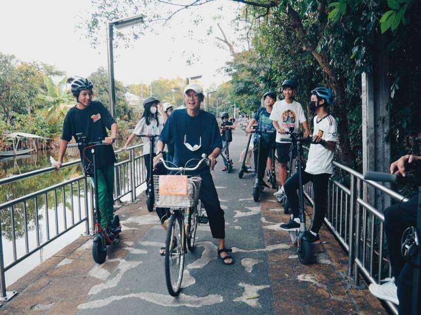 Bangkok: Bang Kachao Green Lung Bike Tour - Elevated paths, neighborhood zigzags, and local life up close