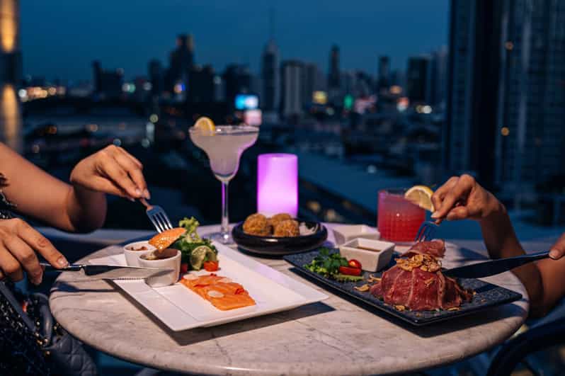 Bangkok: Barracuda Rooftop Bar Akara Hotel - Key points