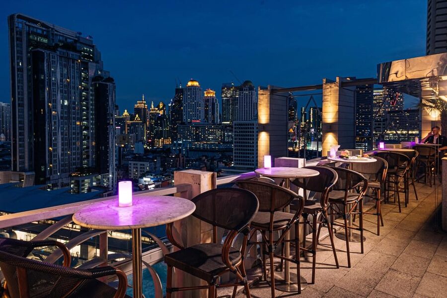 Bangkok: Barracuda Rooftop Bar Akara Hotel - Dress code and rules you should notice before you go