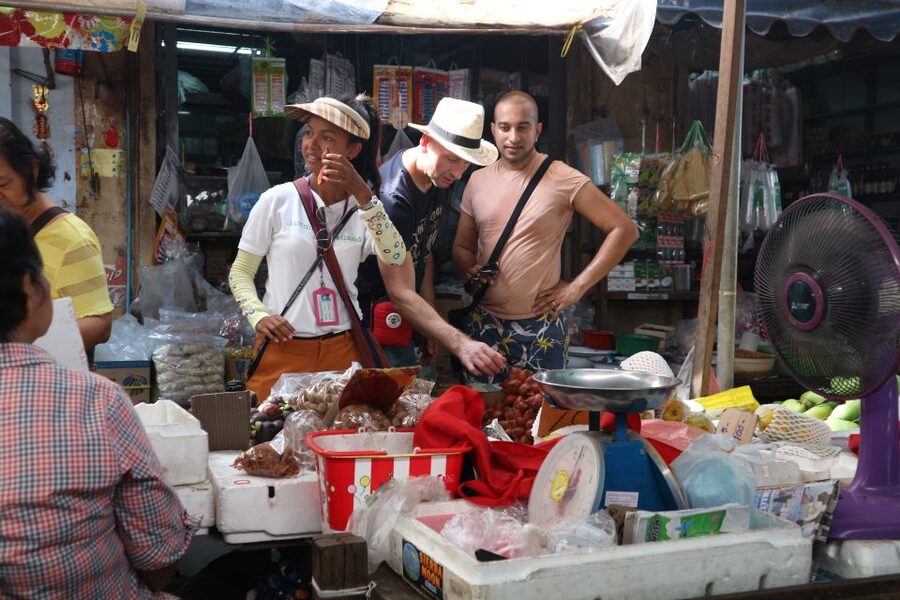 Bangkok: Bike and Canal Boat Tour with Lunch - Thonburi cycling: alleyways, temples, and a real market stop