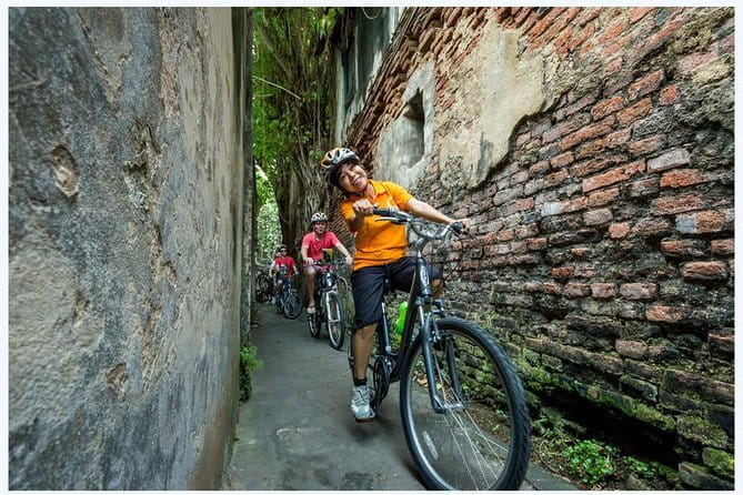 Bangkok: Bike and Longtail Boat Tour with Lunch - Bangkok Yai and the Longtail Canal Cruise Through Thonburi Klongs