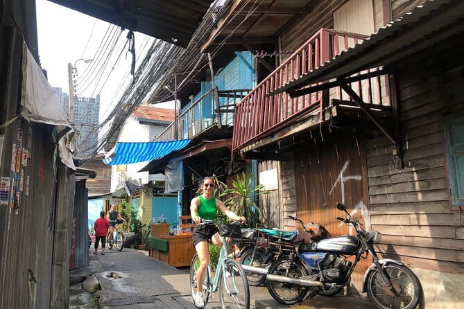 Bangkok: Bike and Longtail Boat Tour with Lunch - Lunch at the Floating Market: Fuel for the Rest of Your Day