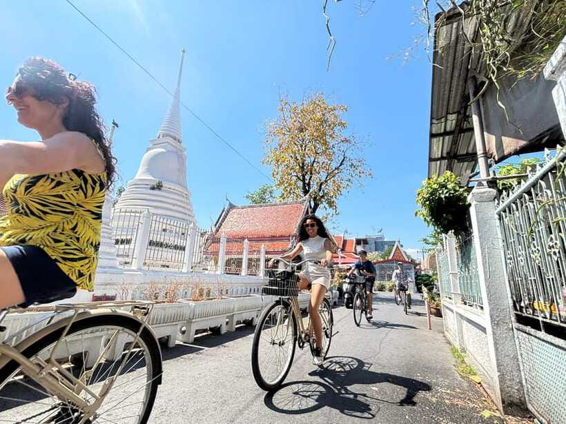 Bangkok: Bike, Boat & Food Tour in Thonburi - Wat Nak Prok and Wutthakat, where the backstreets finish the story