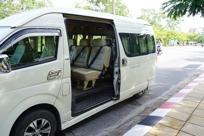 Bangkok (BKK) Suvarnabhumi Airport Private Transfer Service - What you get in the vehicle, and how the luggage help works