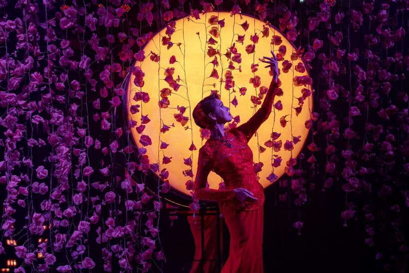 Bangkok: Calypso Cabaret Show with Thai Set Dinner - Calypso Cabaret at Asiatique The Riverfront: Check In and Night Vibe