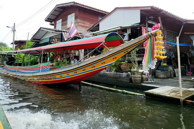 Bangkok Canal Tour: 2-Hour Longtail Boat Ride - First views crossing the Chao Phraya and the Wat Arun moment