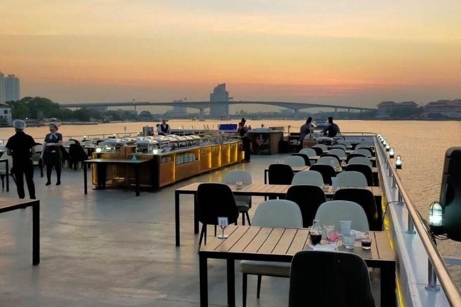 Bangkok: Chao Phraya Buffet Dinner Viva Alangka Cruise - Sunset cruise or night cruise: which one fits your Bangkok mood