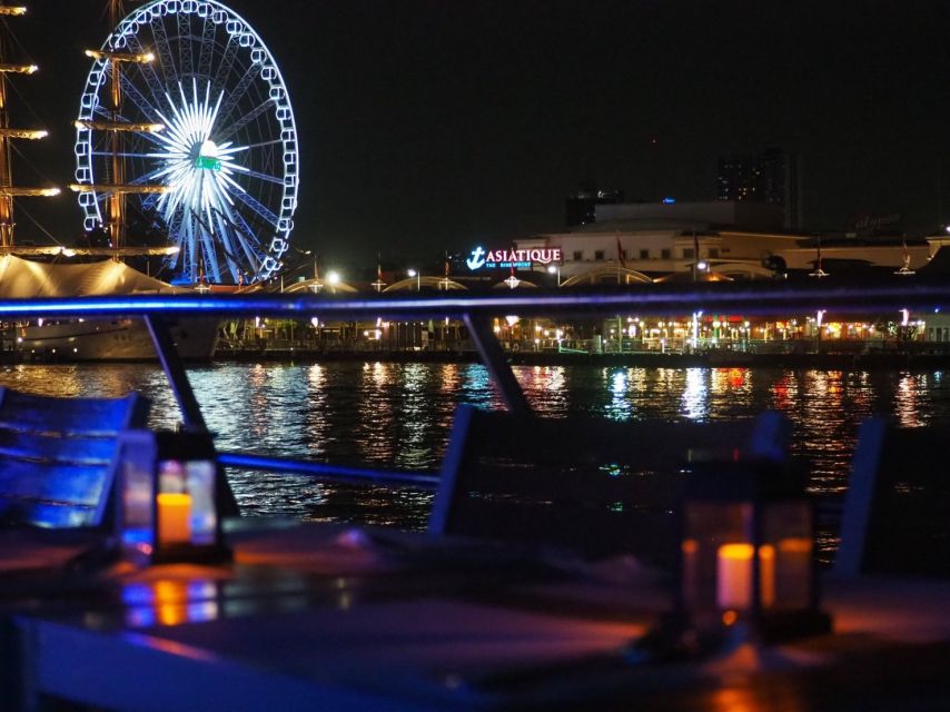 Bangkok: Chao Phraya River Buffet Dinner Cruise - Unlimited buffet reality check: how the Thai and international spread works