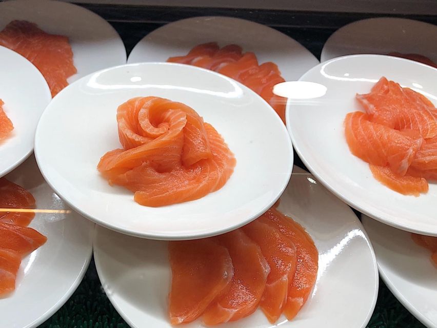 Bangkok: Chao Phraya River Buffet Dinner Cruise - Who should book this cruise, and who should skip it