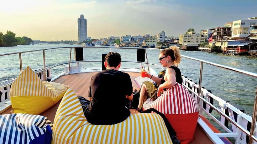 Bangkok : Chaophraya Booze Cruise – Drinks Onboard - Your 2-hour plan, from Wat Arun views to the bridge lights