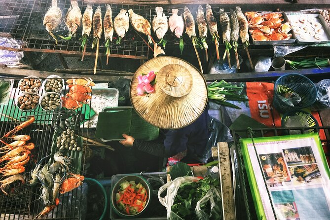 Bangkok: Chinatown By Night Walking Tour - Meeting point and the 6:30 pm reality check